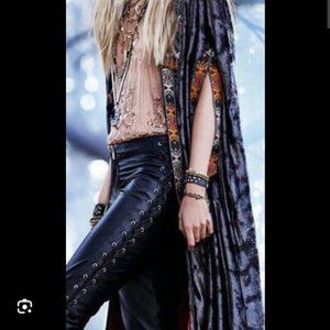 ISO of this kimono / duster / jacket / coat.  Does anyone know the brand?